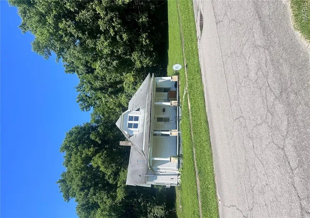 Homes for sale in Chaffee, MO | 311 E Davidson Ave, Chaffee, MO 63740 | MLS# MIS26037431