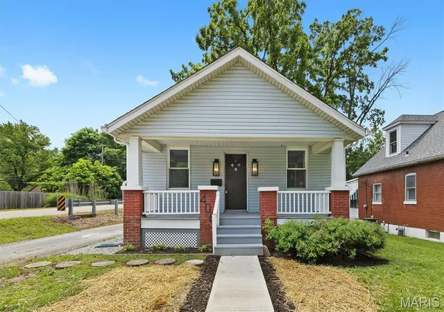 Photo 1 of Single family home for sale at 408 S 15th St, Belleville, IL 62220 | MLS# MIS26037434 | Listing updated on 2026-10-01