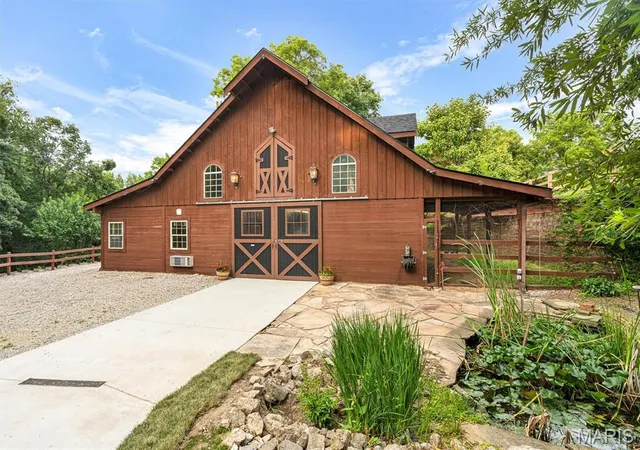 4th image of 17 West Dr, Chesterfield, MO 63017 | MLS# MIS26037452