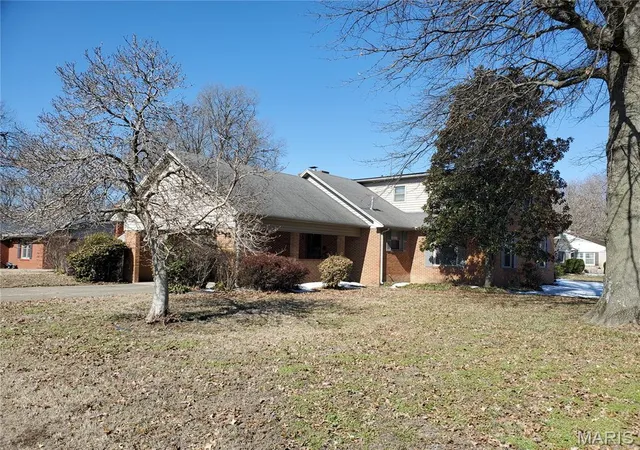 2nd image of 100 N Clayton St, Charleston, MO 63834 | MLS# MIS26037463