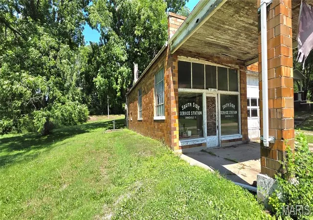 Homes for sale in Evansville, IL | 411 Church St, Evansville, IL 62242 | MLS# MIS26037473