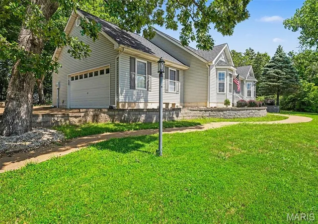 4th image of 9618 E Vista Dr, Hillsboro, MO 63050 | MLS# MIS26037500