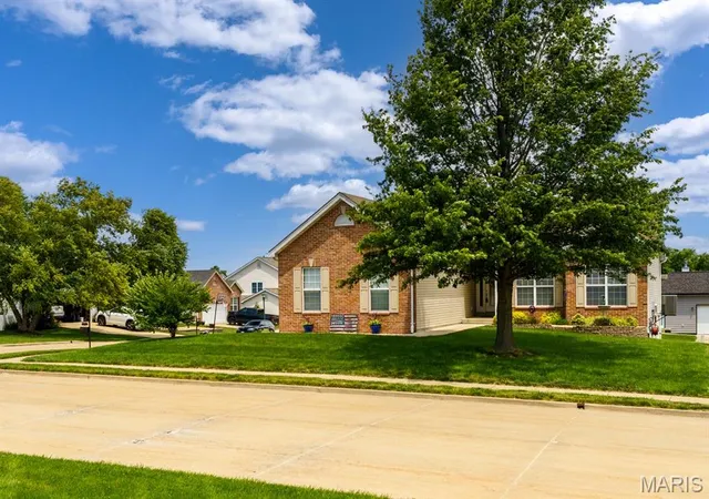 4th image of 808 Blazing Star Dr, Waterloo, IL 62298 | MLS# MIS26037506