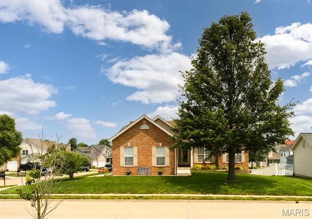 5th image of 808 Blazing Star Dr, Waterloo, IL 62298 | MLS# MIS26037506