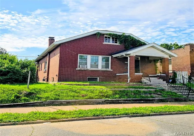 Photo 1 of Sale Pending at 4204 N Euclid Ave, St Louis, MO 63115 | MLS# MIS26037515 | Listing updated on 2026-08-21