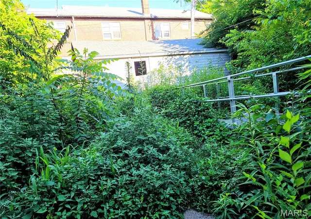 Photo 3 of Sale Pending at 4204 N Euclid Ave, St Louis, MO 63115 | MLS# MIS26037515 | Listing updated on 2026-08-21