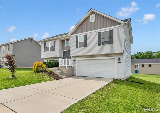 Homes for sale in Warrenton, MO | 912 Mohawk Ct, Warrenton, MO 63383 | MLS# MIS26037516
