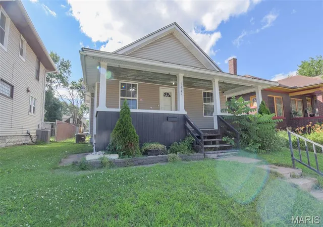 Homes for sale in Granite City, IL | 2447 Delmar Ave, Granite City, IL 62040 | MLS# MIS26037532