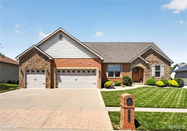 Homes for sale in O Fallon, IL | 1116 Hightower Pl Dr, O Fallon, IL 62269 | MLS# MIS26037542