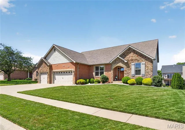 Homes for sale in O Fallon, IL | 1116 Hightower Pl Dr, O Fallon, IL 62269 | MLS# MIS26037542
