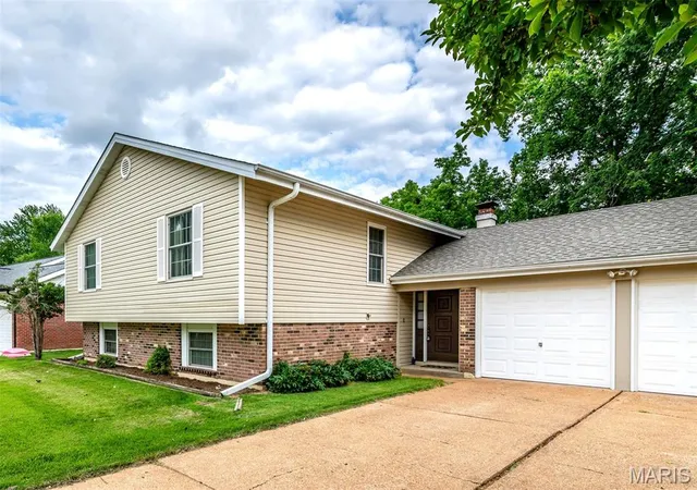 Homes for sale in Unincorporated, MO | 12798 Highstone Dr, Unincorporated, MO 63146 | MLS# MIS26037545