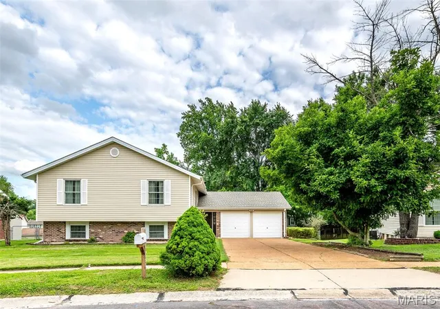 Homes for sale in Unincorporated, MO | 12798 Highstone Dr, Unincorporated, MO 63146 | MLS# MIS26037545