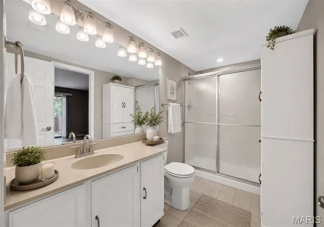 Listing Photo 5 - Condo for sale in building located at 408 Kipling Wy, Weldon Spring, MO 63304 - Unit #A