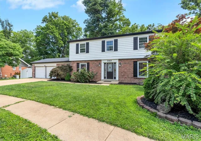 2nd image of 343 Ridge Trail Dr, Chesterfield, MO 63017 | MLS# MIS26037570