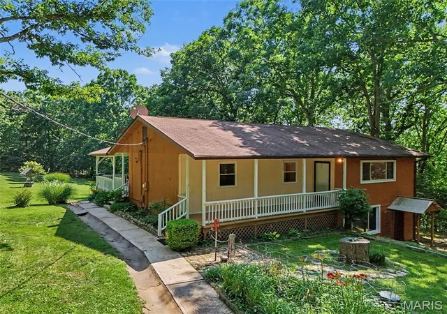 Homes for sale in House Springs, MO | 5072 Oak Tree Ln, House Springs, MO 63051 | MLS# MIS26037571