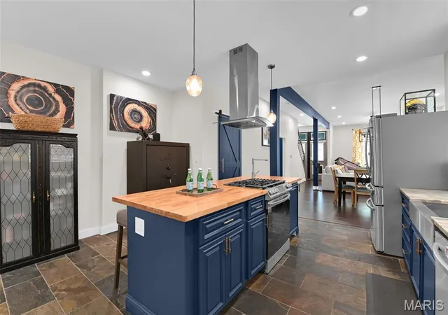 Photo 3 of Single family home for sale at 4033 Cleveland Ave, St Louis, MO 63110 | MLS# MIS26037573 | Listing updated on 2026-09-21