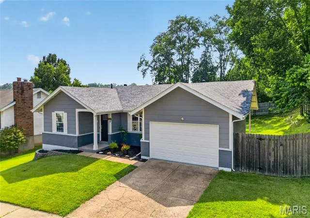 2nd image of 703 Wagon Ridge Dr, Fenton, MO 63026 | MLS# MIS26037574