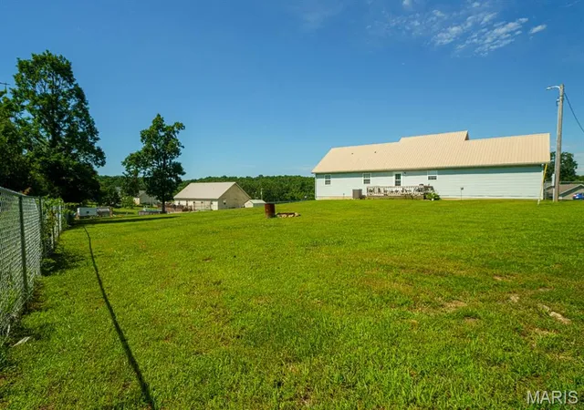 Homes for sale in Plato, MO | 13996 Sherwood Lane, Plato, MO 65552 | MLS# MIS26037582