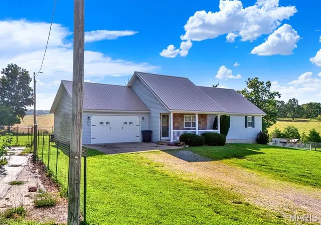 Homes for sale in Plato, MO | 13996 Sherwood Lane, Plato, MO 65552 | MLS# MIS26037582
