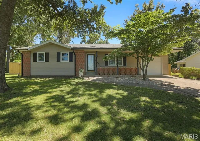 Homes for sale in Carlinville, IL | 1217 E Nicholas St, Carlinville, IL 62626 | MLS# MIS26037589