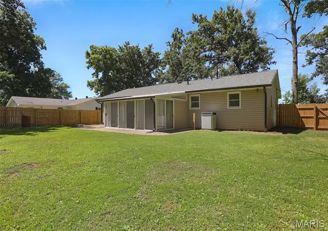 Homes for sale in Carlinville, IL | 1217 E Nicholas St, Carlinville, IL 62626 | MLS# MIS26037589