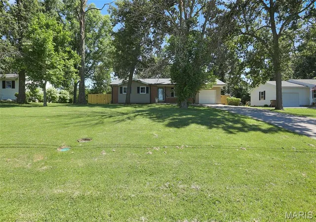 Homes for sale in Carlinville, IL | 1217 E Nicholas St, Carlinville, IL 62626 | MLS# MIS26037589
