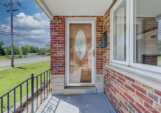 3rd image of 8351 S Laclede Station Rd, Saint Louis, MO 63123 | MLS# MIS26037594