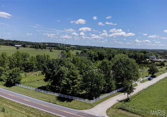 Homes for sale in St James, MO | 24265 Cr-434, St James, MO 65559 | MLS# MIS26037609