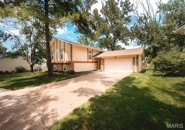3rd image of 367 Napoli Ct, Ballwin, MO 63021 | MLS# MIS26037629