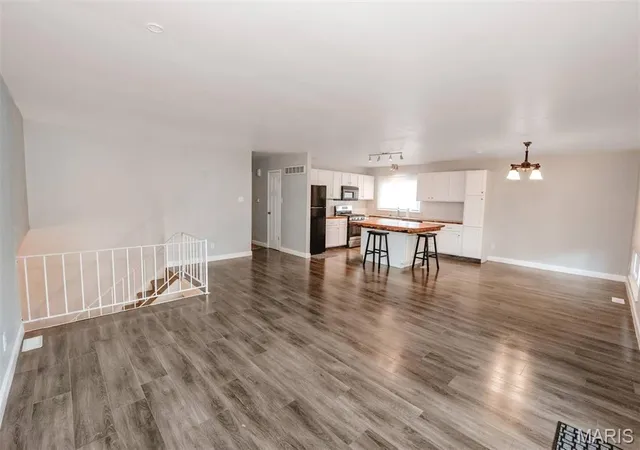 Photo 3 of Single family home for sale at 367 Napoli Ct, Ballwin, MO 63021 | MLS# MIS26037629 | Listing updated on 2026-10-08