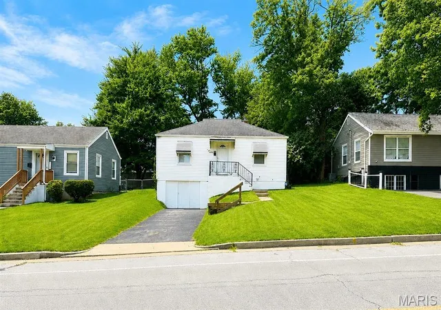 Photo 1 of Single family home for sale at 9934 Lackland Rd, Saint Louis, MO 63114 | MLS# MIS26037640 | Listing updated on 2026-07-17