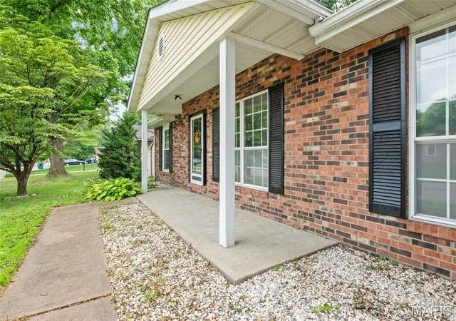 Homes for sale in Swansea, IL | 125 Turnbridge Dr, Swansea, IL 62226 | MLS# MIS26037647