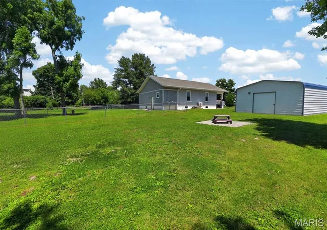 Homes for sale in Wilsonville, IL | 105 Helmuth, Wilsonville, IL 62093 | MLS# MIS26037649