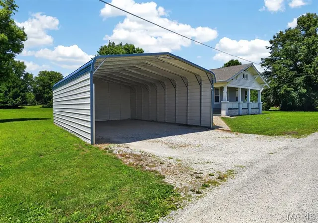 Homes for sale in Wilsonville, IL | 105 Helmuth, Wilsonville, IL 62093 | MLS# MIS26037649
