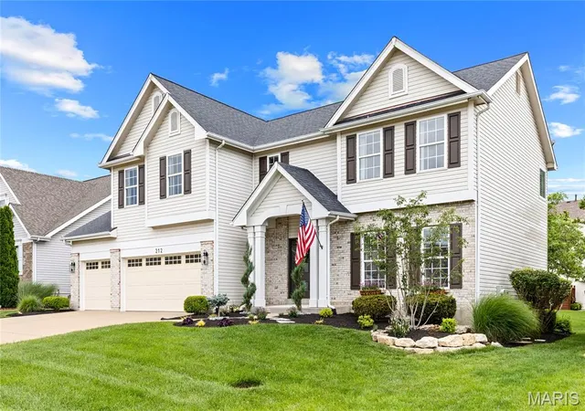 2nd image of 212 Chestnut Hill Dr, O Fallon, MO 63368 | MLS# MIS26037657
