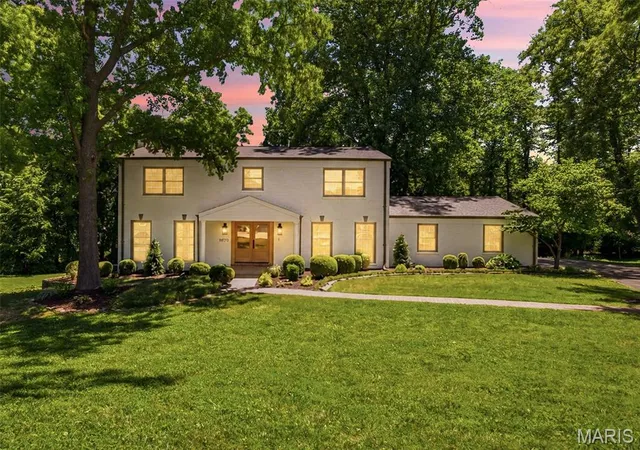 Photo 1 of Single Family Residence at 19 Sackston Woods Ln, Saint Louis, MO 63141 | MLS# MIS26037662 | | Sold on 2026-07-23
