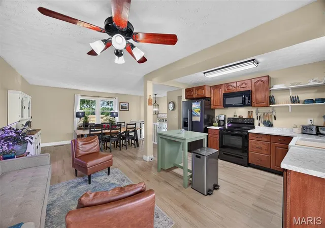 Homes for sale in Highland, IL | 10904 Lake Rd, Highland, IL 62249 | MLS# MIS26037667