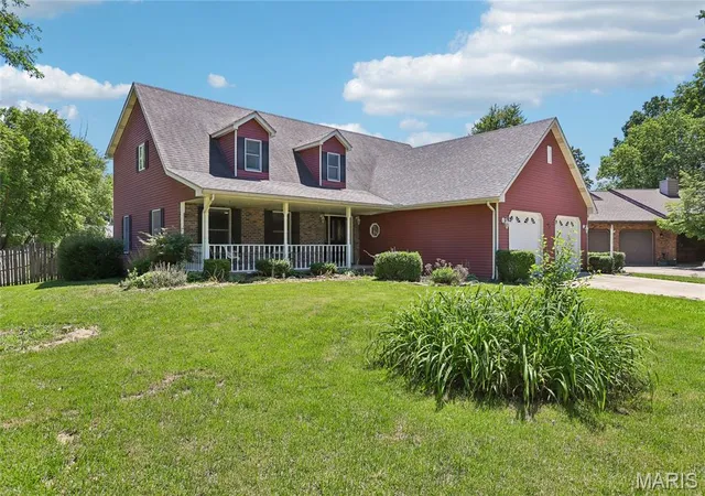 Homes for sale in Bethalto, IL | 2 Bradford Pl, Bethalto, IL 62010 | MLS# MIS26037670