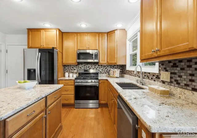 5th image of 16014 Meadow Oak Dr, Chesterfield, MO 63017 | MLS# MIS26037678