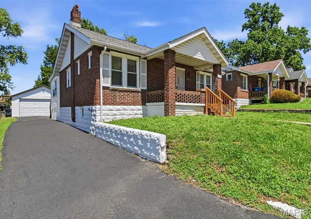 Homes for sale in St John, MO | 8221 Toddy Ave, St John, MO 63114 | MLS# MIS26037686