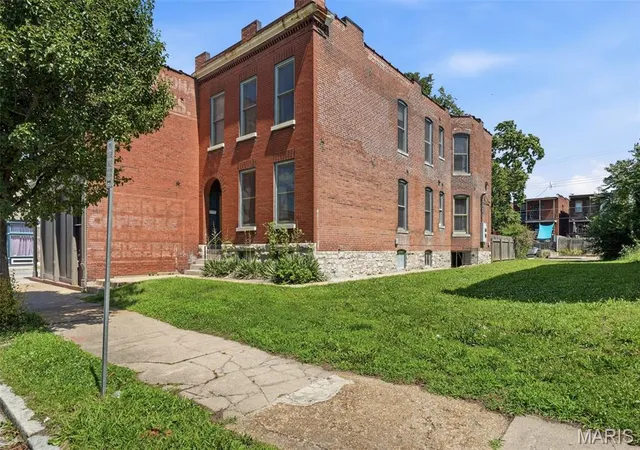 Homes for sale in Saint Louis, MO | 4249 Arco Ave, Saint Louis, MO 63110 | MLS# MIS26037687
