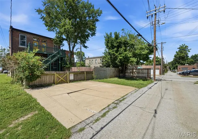 Homes for sale in Saint Louis, MO | 4249 Arco Ave, Saint Louis, MO 63110 | MLS# MIS26037687