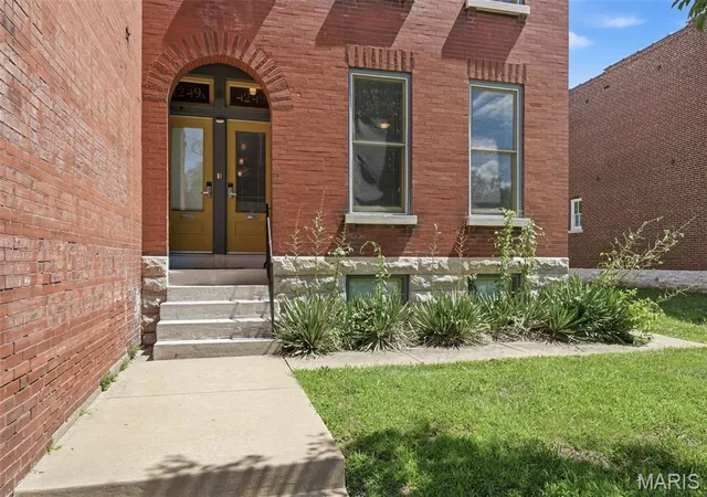 Homes for sale in Saint Louis, MO | 4249 Arco Ave, Saint Louis, MO 63110 | MLS# MIS26037687