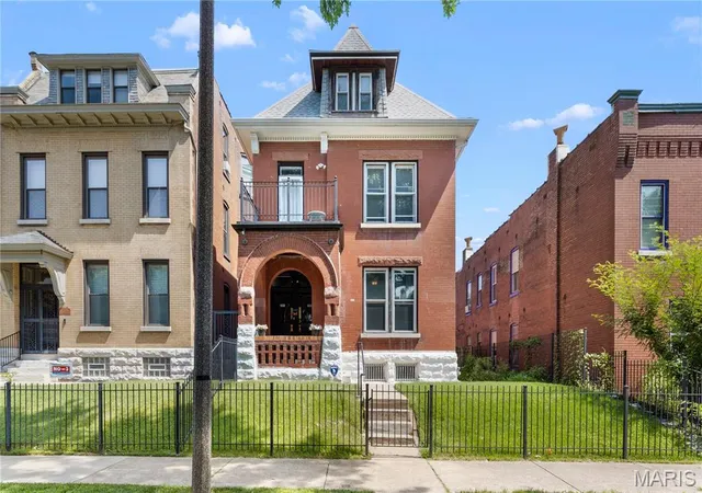 Photo 1 of Multi family home for sale at 2807 Accomac St, Saint Louis, MO 63104 | MLS# MIS26037689 | Listing updated on 2026-09-05