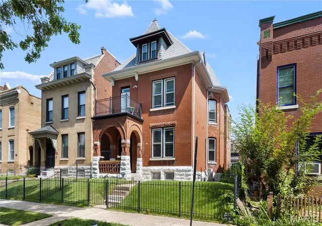 Photo 2 of Multi family home for sale at 2807 Accomac St, Saint Louis, MO 63104 | MLS# MIS26037689 | Listing updated on 2026-09-05