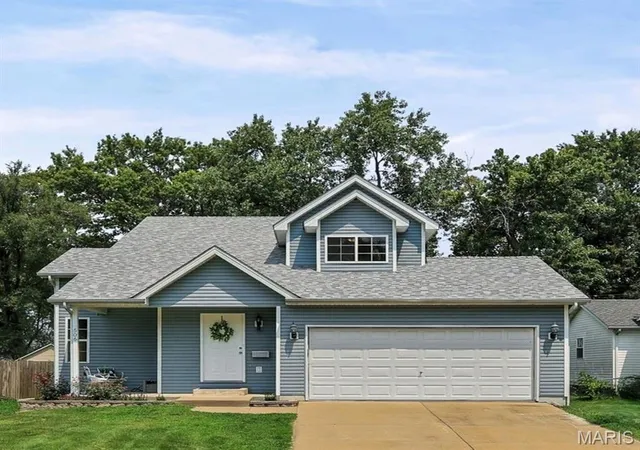 Photo 2 of Single family home for sale at 506 E Washington St, O Fallon, IL 62269 | MLS# MIS26037694 | Listing updated on 2026-09-24