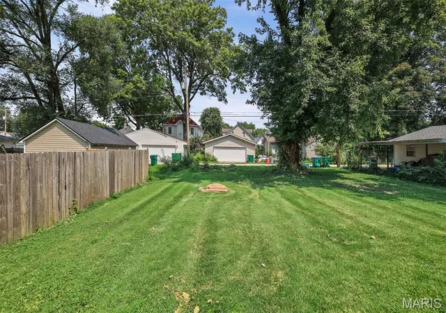 Photo 3 of Single family home for sale at 506 E Washington St, O Fallon, IL 62269 | MLS# MIS26037694 | Listing updated on 2026-09-24