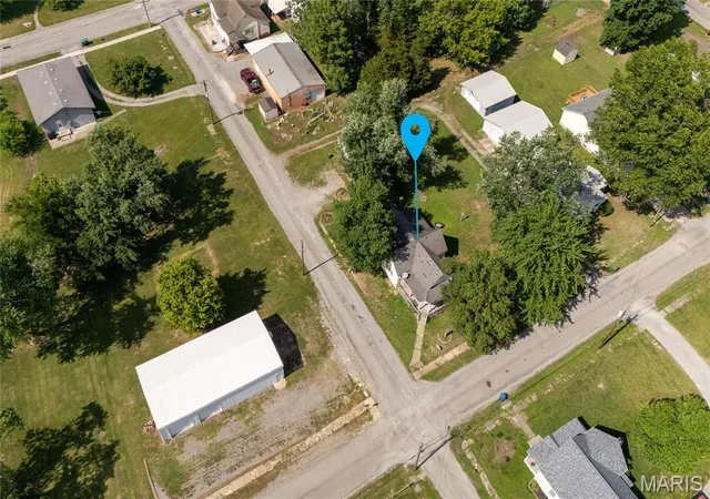 15th image of 310 W Tenth St, Johnston City, IL 62951 | MLS# MIS26037697