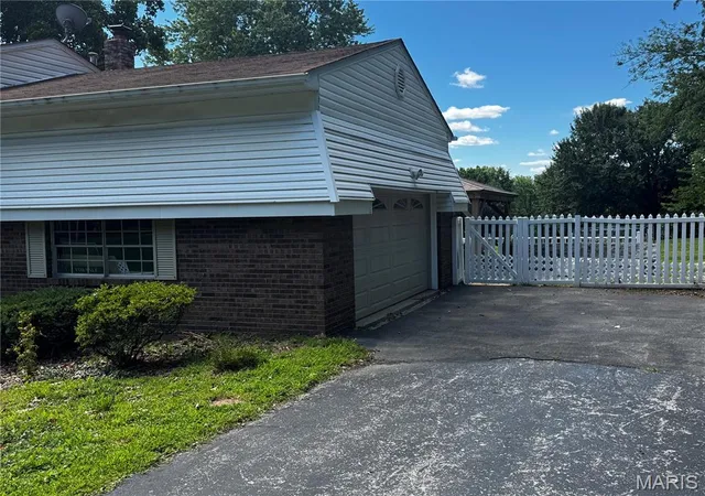 Homes for sale in Unincorporated, MO | 55 Queens Dr, Unincorporated, MO 63034 | MLS# MIS26037707