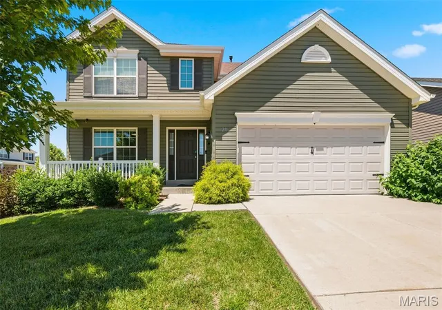 Photo 2 of Single family home for sale at 211 Pearl Vista Dr, O Fallon, MO 63366 | MLS# MIS26037716 | Listing updated on 2026-08-31